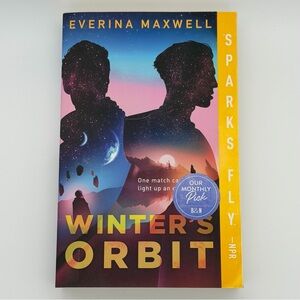 Winter's Orbit by Everina Maxwell - Paperback
